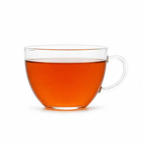 Taza de cristal con infusión de té negro Dian Hong